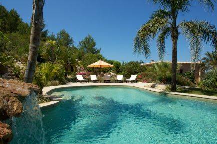 Santa Eulalia Del Rio España código de descuento de reserva de booking.com