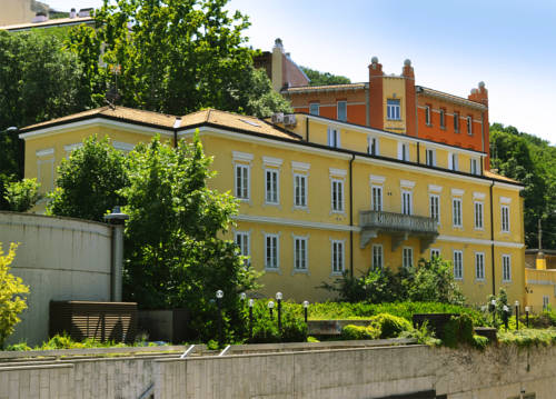 Trieste Italia código de descuento de reserva de booking.com