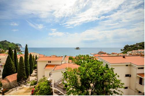 Petrovac na Moru Montenegro código de descuento de reserva de booking.com